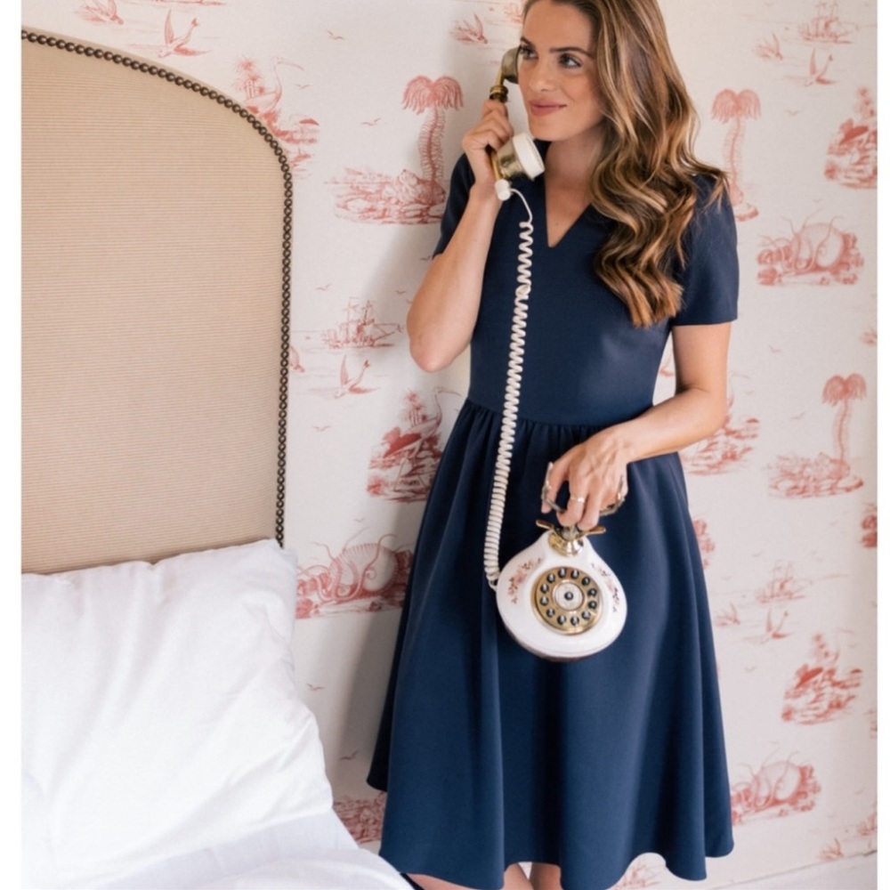 Gal Meets Glam Edith crepe dress navy